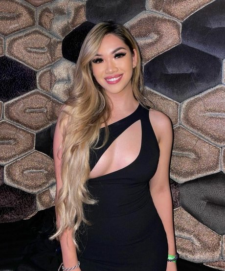 Обнаженная фотография утечки OnlyFans от Clarissa May