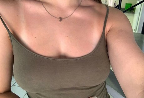 Nacktes geleaktes OnlyFans-Foto von Ll4r1