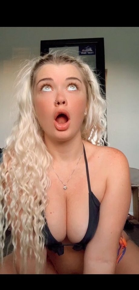 Обнаженная фотография утечки OnlyFans от Thaslinkytwinkyshow