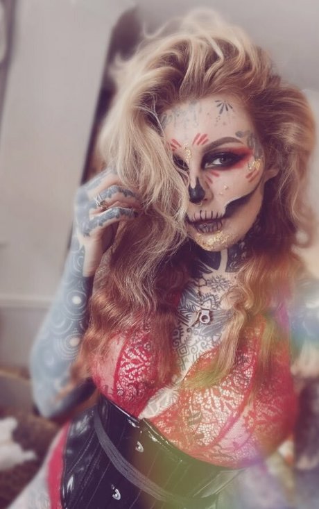 Alasti lekkinud OnlyFans-i pilt Sophiewilde