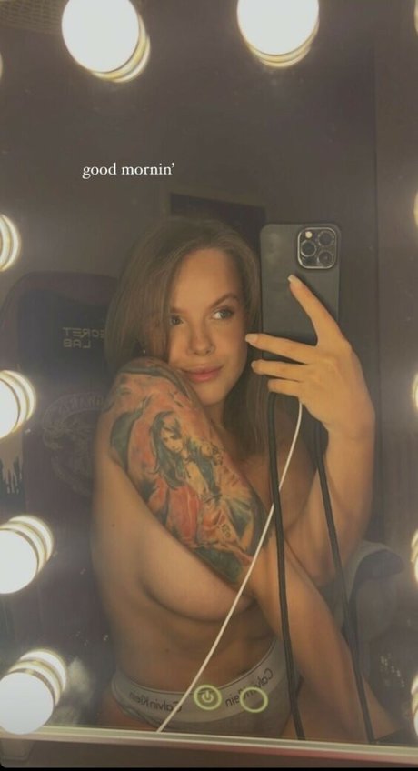 Foto di nudo di fuga di OnlyFans di Kaczynska