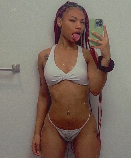 Foto desnuda filtrada de OnlyFans de Curlyfryk