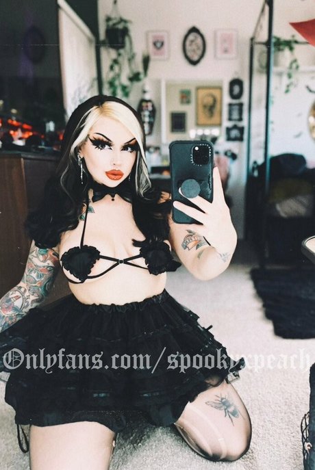 Alasti lekkinud OnlyFans-i pilt Spookyxpeach