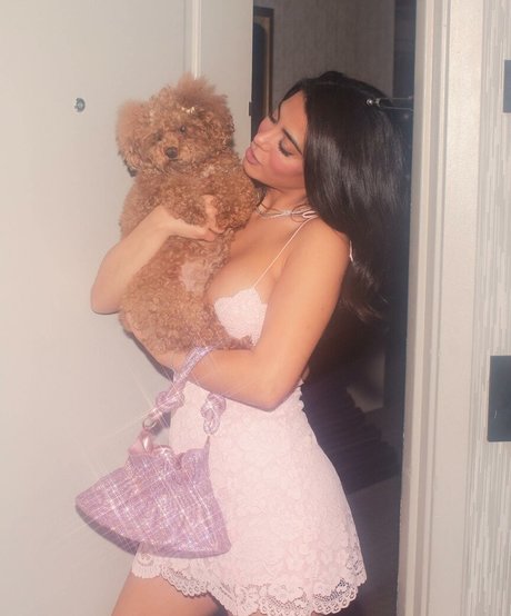 Foto di nudo di fuga di OnlyFans di Emeraude Toubia