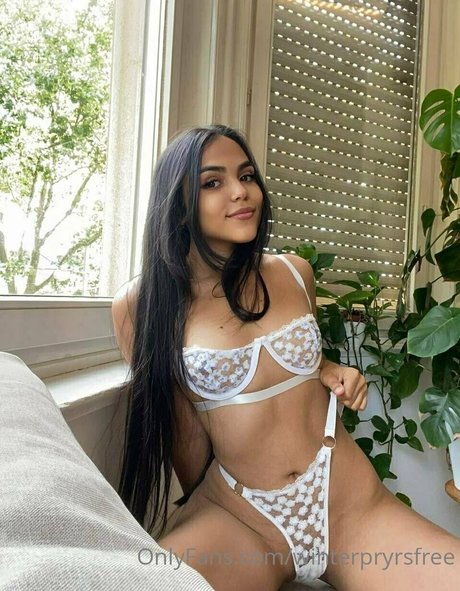 Обнаженная фотография утечки OnlyFans от Winterpryrsfree