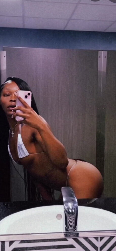 Foto desnuda filtrada de OnlyFans de Alabama