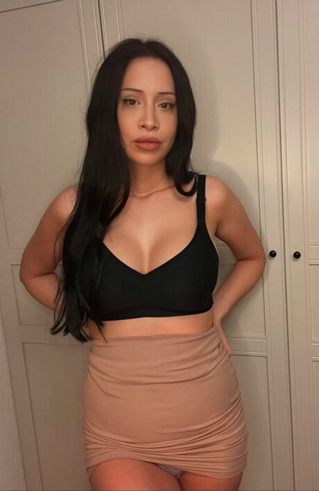 Naken lekkede OnlyFans-bilde av Nailaimani