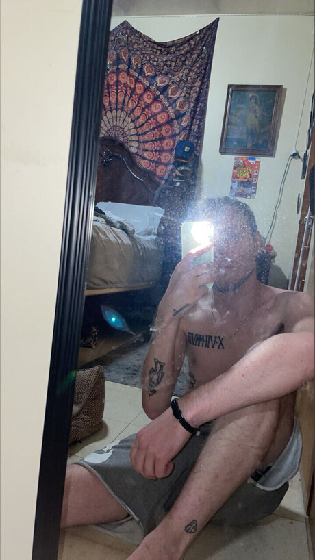 Nacktes geleaktes OnlyFans-Foto von Johnny 