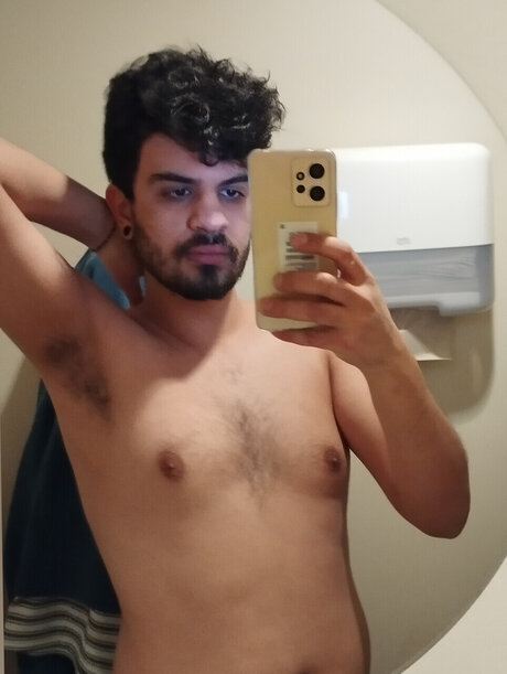 Alasti lekkinud OnlyFans-i pilt Moccaboy