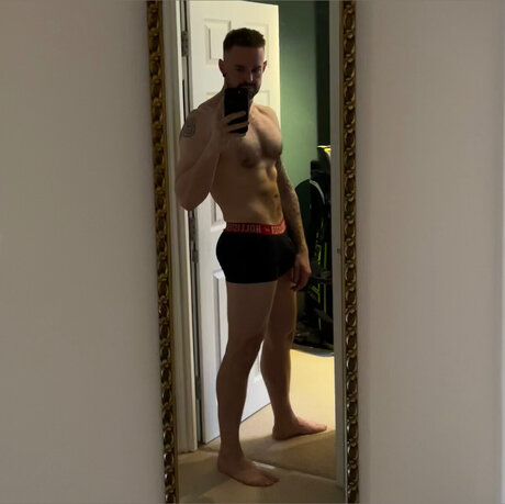 Обнаженная фотография утечки OnlyFans от King Barn