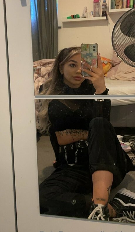 Naken lekkede OnlyFans-bilde av Joyblue