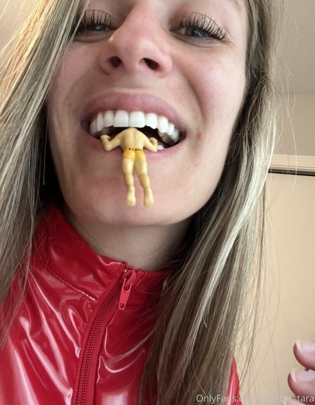 Naken lekkede OnlyFans-bilde av Giantesstara