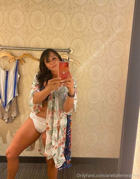 Ariellaferrerafree OnlyFans泄露裸照