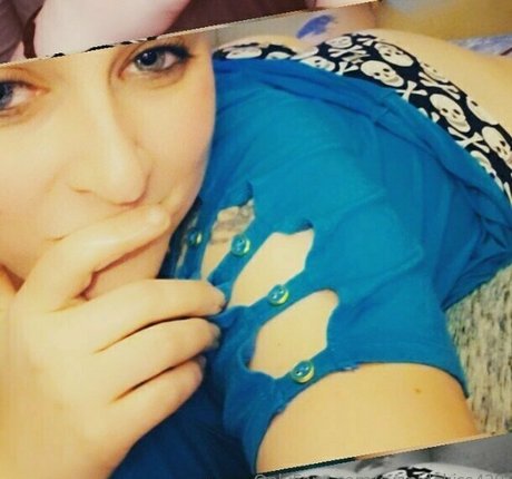 Alasti lekkinud OnlyFans-i pilt Cyanidekiss420