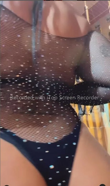 Nacktes geleaktes OnlyFans-Foto von Gislainepenaa