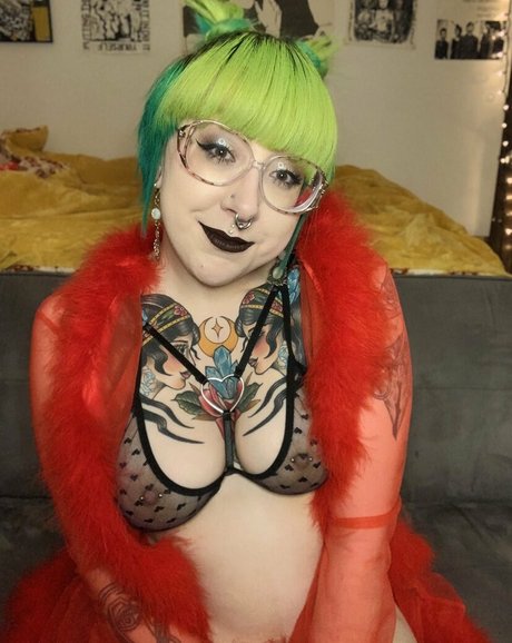 Nahá fotka uniklých OnlyFans od Trrashvixen