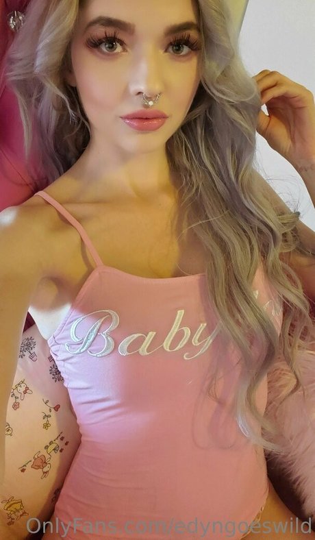 Naakte gelekte OnlyFans-foto van Edynx