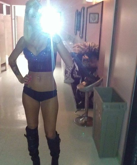 Nahá fotka uniklých OnlyFans od Michelle Pimer