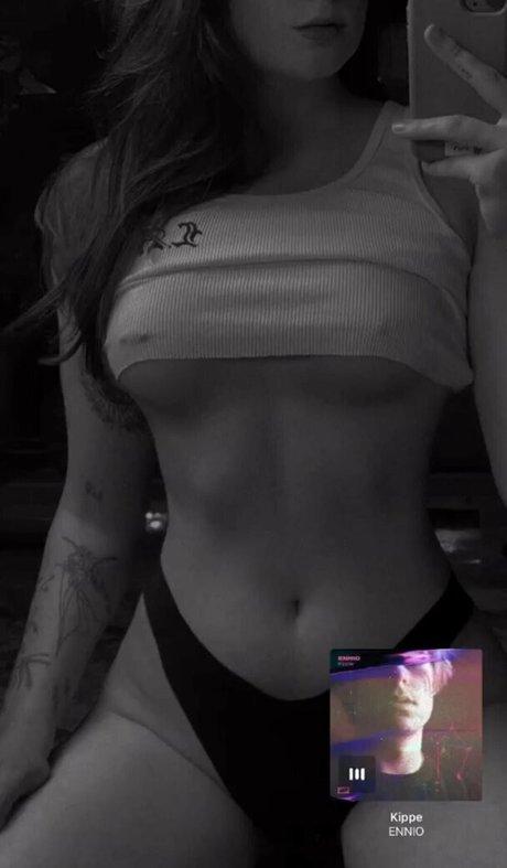 Leonie Busse naked leaks OnlyFans pic