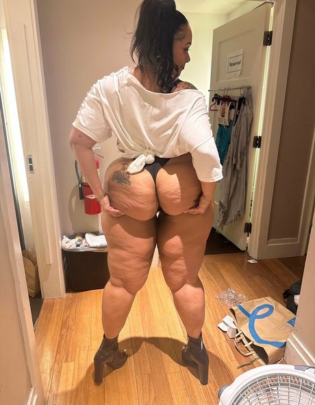 Nacktes geleaktes OnlyFans-Foto von Thickfancy