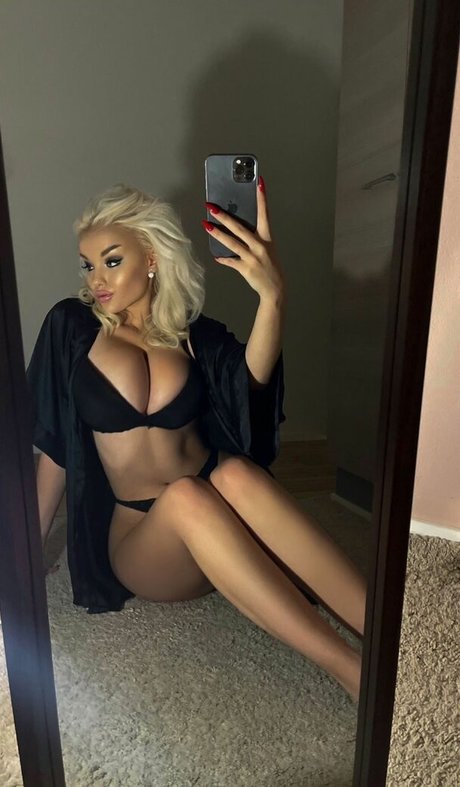 Naken lekkede OnlyFans-bilde av Iida Vainio