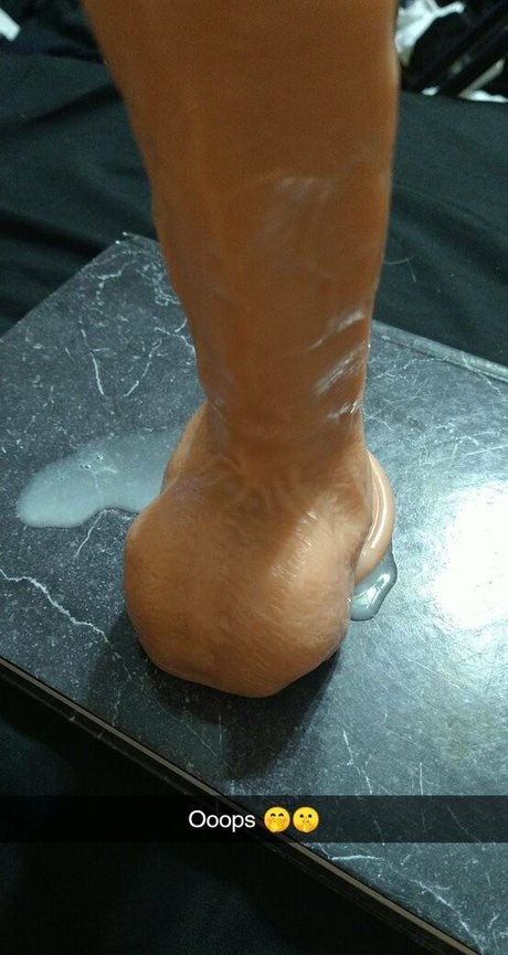 Naakte gelekte OnlyFans-foto van Thelittlelynx11