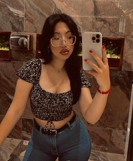 Foto desnuda filtrada de OnlyFans de Sabac