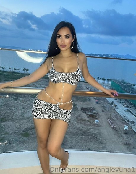 Photo nue de fuite OnlyFans de Angie Vuha