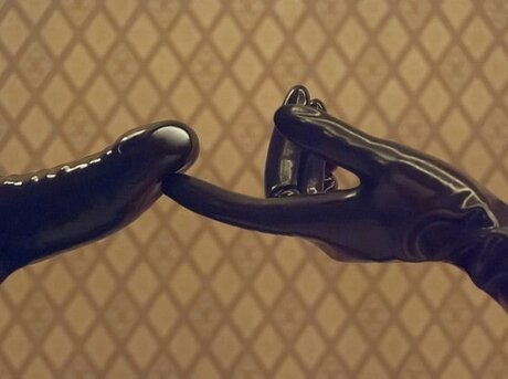 Alasti lekkinud OnlyFans-i pilt Goddess Kapri