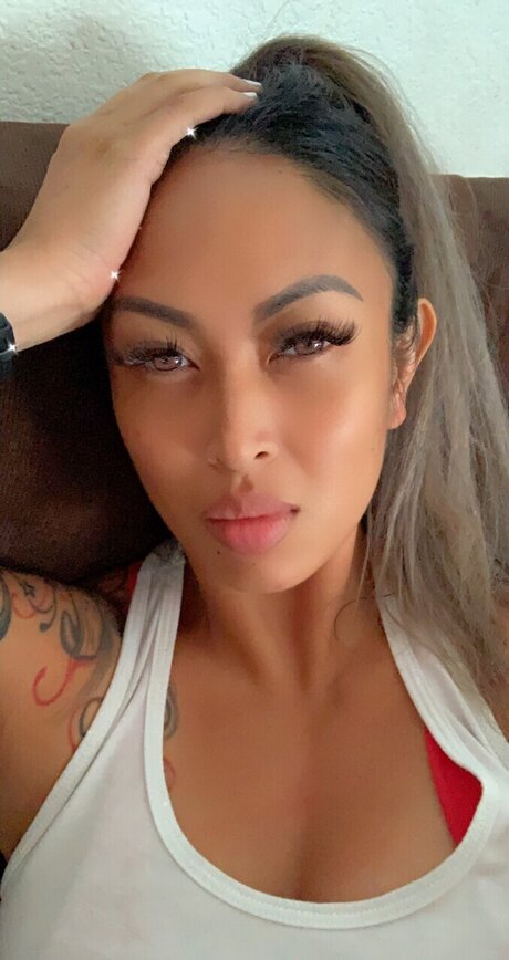 Photo nue de fuite OnlyFans de Hellakulit