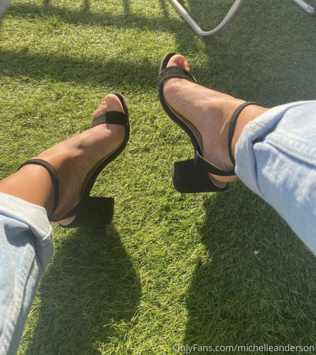Foto di nudo di fuga di OnlyFans di Michelle Anderson