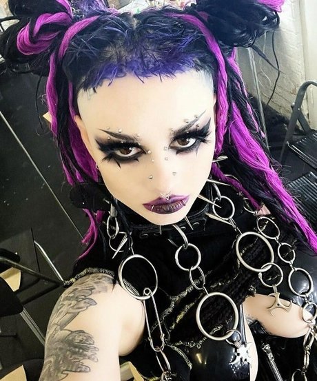 Nahá fotka uniklých OnlyFans od Zheani