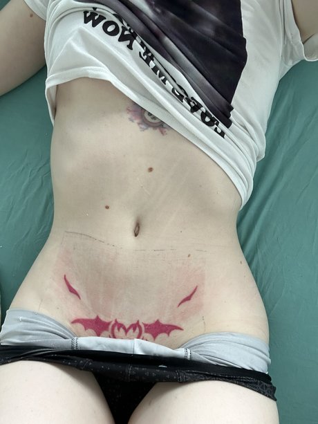 OnlyFans-model Elefire Grey