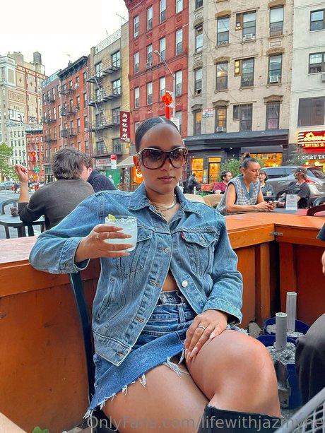 Naken lekkede OnlyFans-bilde av Jazmyne