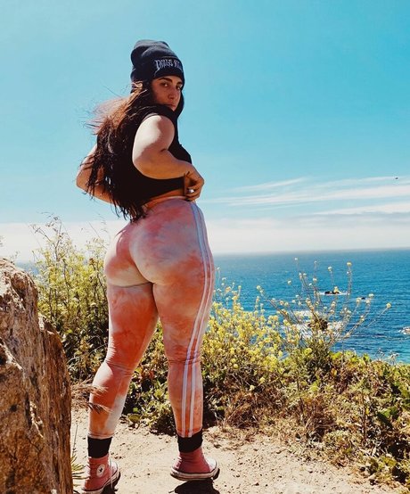 Nahá fotka uniklých OnlyFans od Camiraddd