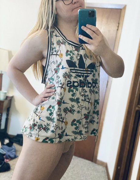 Naakte gelekte OnlyFans-foto van Scarlett Williams