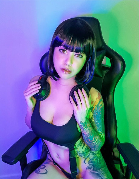 Alasti lekkinud OnlyFans-i pilt Meivox