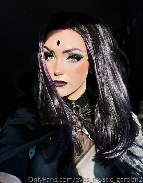 Nahá fotka uniklých OnlyFans od Evesmysticgarden2