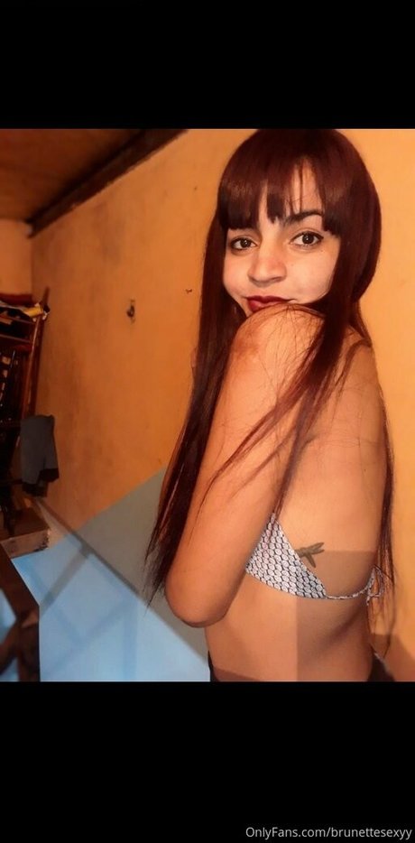 Foto di nudo di fuga di OnlyFans di Brunettesexyy