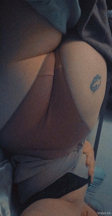 Обнаженная фотография утечки OnlyFans от Violetbb