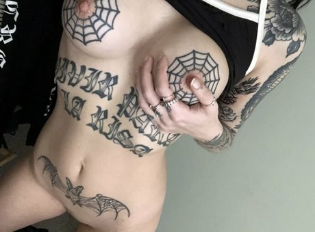 Обнаженная фотография утечки OnlyFans от Creepyspice