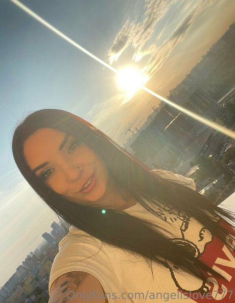 Обнаженная фотография утечки OnlyFans от Angelinacrystal