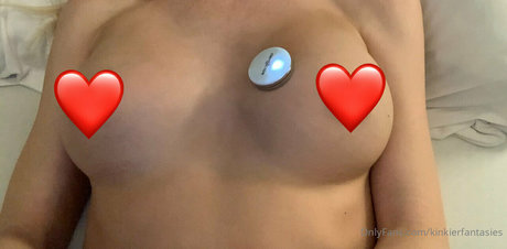 Naakte gelekte OnlyFans-foto van Kinkierfantasies