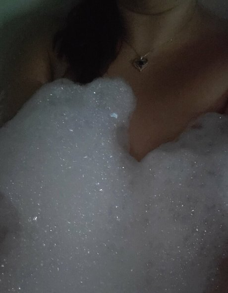 Обнаженная фотография утечки OnlyFans от Sw33tthangddd