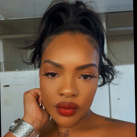 Naken lekkede OnlyFans-bilde av Clarity 