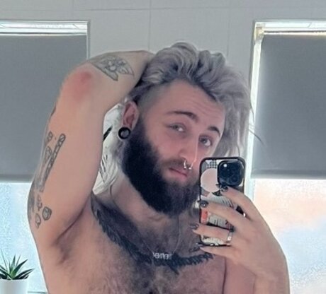 Naakte gelekte OnlyFans-foto van Glen Samuel