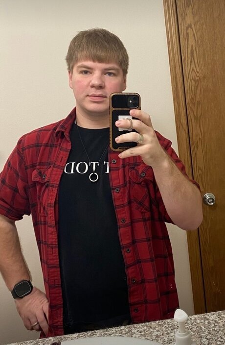 Foto di nudo di fuga di OnlyFans di Andrew Chase