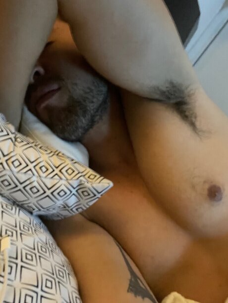 Nacktes geleaktes OnlyFans-Foto von James