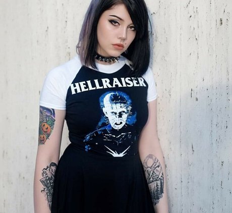 Naken lekkede OnlyFans-bilde av Pixxierotten