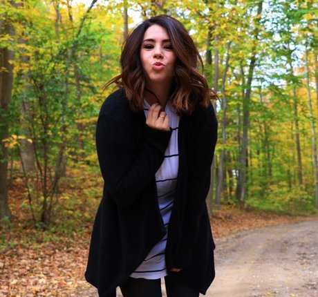 Naakte gelekte OnlyFans-foto van Jillian Rose Reed